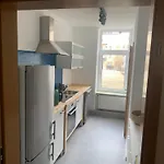 شقة Schoenes Grosses Apartment - Ferienwohnung Chemnitz Zentrum - Inkl Parking - 6 Betten - 3 Schlafzimmer - 2 Baeder - Homeoffice - Wlan & Tv - Waschmaschine - 500M Zum Hbf - Nahe Messe