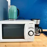 شقة Schoenes Grosses Apartment - Ferienwohnung Chemnitz Zentrum - Inkl Parking - 6 Betten - 3 Schlafzimmer - 2 Baeder - Homeoffice - Wlan & Tv - Waschmaschine - 500M Zum Hbf - Nahe Messe