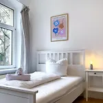Schoenes Grosses Apartment - Ferienwohnung Chemnitz Zentrum - Inkl Parking - 6 Betten - 3 Schlafzimmer - 2 Baeder - Homeoffice - Wlan & Tv - Waschmaschine - 500M Zum Hbf - Nahe Messe