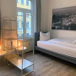 Schoenes Grosses Apartment - Ferienwohnung Chemnitz Zentrum - Inkl Parking - 6 Betten - 3 Schlafzimmer - 2 Baeder - Homeoffice - Wlan & Tv - Waschmaschine - 500M Zum Hbf - Nahe Messe Appartement *