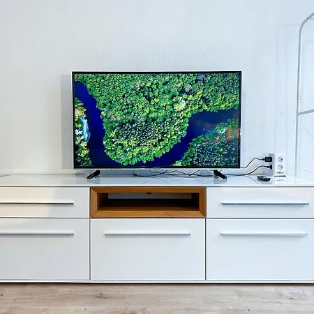 Schoenes Grosses Apartment - Ferienwohnung Chemnitz Zentrum - Inkl Parking - 6 Betten - 3 Schlafzimmer - 2 Baeder - Homeoffice - Wlan & Tv - Waschmaschine - 500M Zum Hbf - Nahe Messe شقة شيمنيتز
