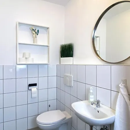 Schoenes Grosses - Zentrum - Inkl Parking - 6 Betten - 3 Schlafzimmer - 2 Baeder - Homeoffice - Wlan & Tv - Waschmaschine - 500m Zum Hbf - Nahe Messe
