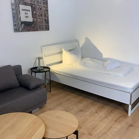 Schoenes Grosses Apartment - Ferienwohnung Chemnitz Zentrum - Inkl Parking - 6 Betten - 3 Schlafzimmer - 2 Baeder - Homeoffice - Wlan & Tv - Waschmaschine - 500M Zum Hbf - Nahe Messe