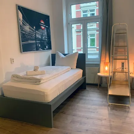 Schoenes Grosses - Zentrum - Inkl Parking - 6 Betten - 3 Schlafzimmer - 2 Baeder - Homeoffice - Wlan & Tv - Waschmaschine - 500m Zum Hbf - Nahe Messe Apartamento